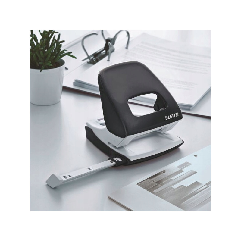 Dziurkacz 5008 LEITZ WOW metaliczny czarny 30kartek,10 lat gwarancji, 50081095