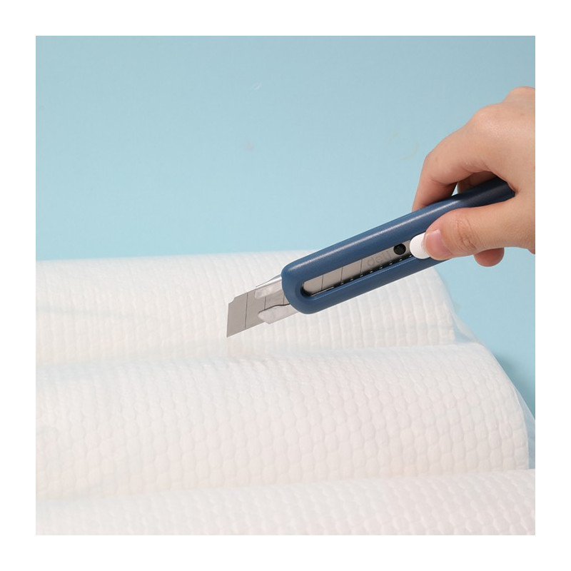 Nożyk biurowy Linfini ostrze łamane 18mm niebieski EM530B DELI