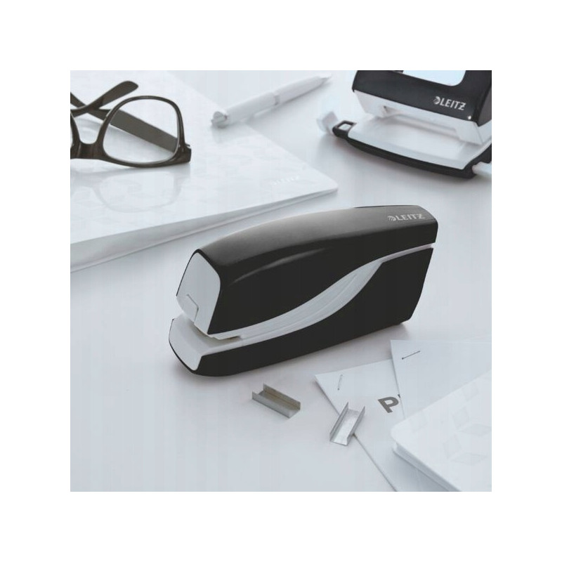 Zszywacz elektryczny WOW 10kartek czarny 55661095 LEITZ