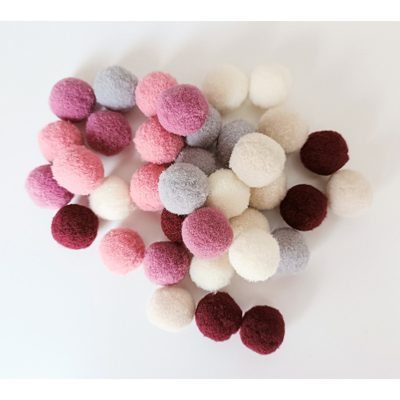 Pompony do dekoracji 35szt. NUDE INTERDRUK